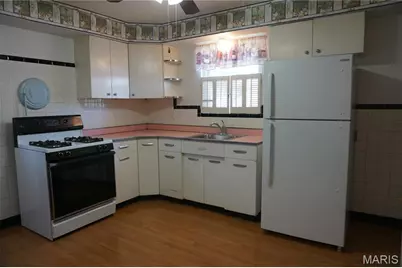 125 W Felton Avenue, Saint Louis, MO 63125 - Photo 9