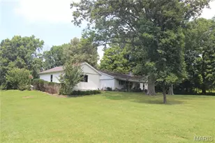 12954 Baalbek Dr, Sunset Hills, MO 63127 - Photo 9