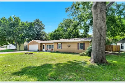 263 S Hartnett Avenue, Ferguson, MO 63135 - Photo 1