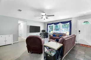 263 S Hartnett Ave, Ferguson, MO 63135 - Photo 3