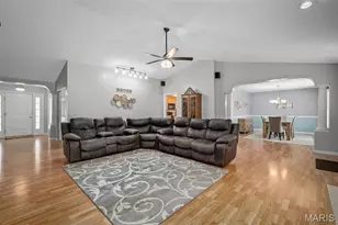 226 Charging Bear Dr, Wentzville, MO 63385 - Photo 9