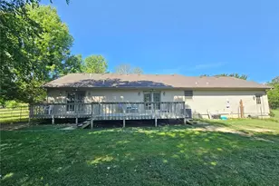 31050 Oak Ridge Dr, Lebanon, MO 65536 - Photo 3