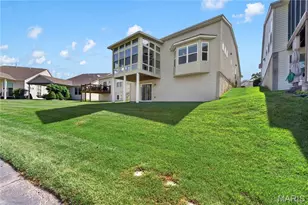 1051 Silo Bend Dr, Wentzville, MO 63385 - Photo 17