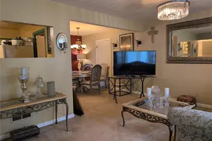 25 Godfrey Ln, Ferguson, MO 63135 - Photo 3