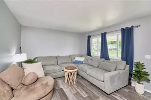 1800 Apple Blossom Ct, Florissant, MO 63031 - Photo 5
