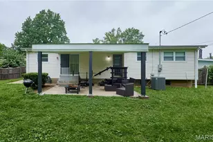 1800 Apple Blossom Ct, Florissant, MO 63031 - Photo 47