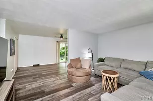 1800 Apple Blossom Ct, Florissant, MO 63031 - Photo 7