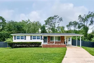 1800 Apple Blossom Ct, Florissant, MO 63031 - Photo 1
