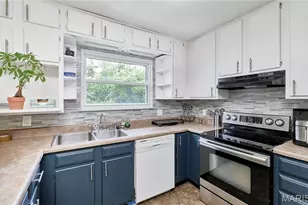 1800 Apple Blossom Ct, Florissant, MO 63031 - Photo 17