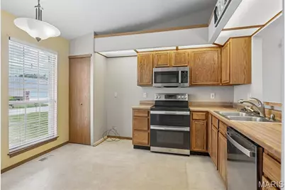 16054 Rose Wreath Lane, Florissant, MO 63034 - Photo 13