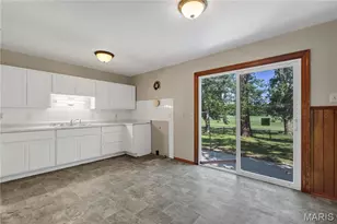1016 Forestwood Dr, Ferguson, MO 63135 - Photo 9