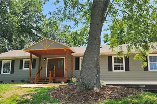 216 Hillsdale Dr, Ballwin, MO 63011 - Photo 1