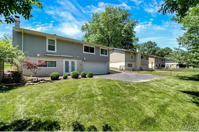 650 Towerwood Drive, Ballwin, MO 63021 - Photo 9