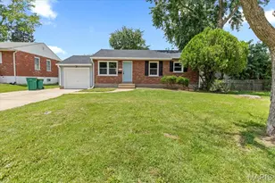 9353 Laramie Dr, Bellefontaine Neighbors, MO 63137 - Photo 1