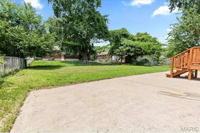 9353 Laramie Drive, Bellefontaine Neighbors, MO 63137 - Photo 19