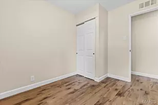 9353 Laramie Dr, Bellefontaine Neighbors, MO 63137 - Photo 9