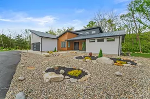 4513 Du Bourg Ln, Saint Louis, MO 63128 - Photo 3