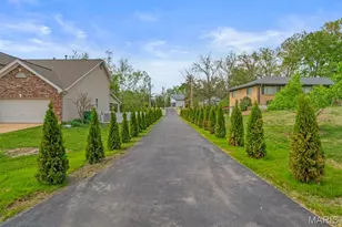 4513 Du Bourg Ln, Saint Louis, MO 63128 - Photo 35