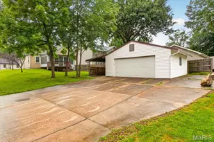 9351 Golden Gate Rd, Rock Hill, MO 63144 - Photo 35
