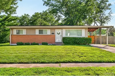 200 Falcon Drive, Florissant, MO 63031 - Photo 1
