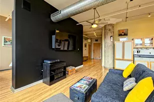1627 Locust St, Saint Louis, MO 63103 - Photo 15