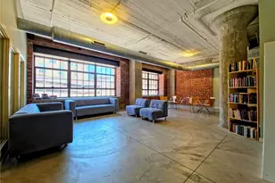 1627 Locust St, Saint Louis, MO 63103 - Photo 33