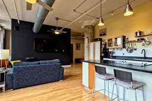 1627 Locust St, Saint Louis, MO 63103 - Photo 13