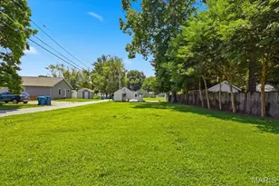 527 Emmons Ave, Saint Charles, MO 63301 - Photo 7