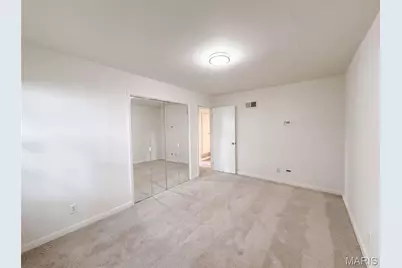 925 Woodcrest Lane, Hazelwood, MO 63042 - Photo 9