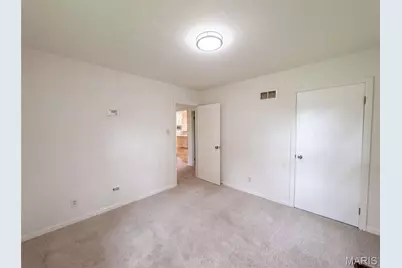 925 Woodcrest Lane, Hazelwood, MO 63042 - Photo 7