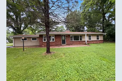 925 Woodcrest Lane, Hazelwood, MO 63042 - Photo 1