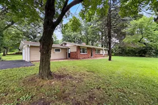 925 Woodcrest Ln, Hazelwood, MO 63042 - Photo 19