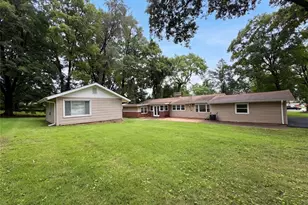 925 Woodcrest Ln, Hazelwood, MO 63042 - Photo 5