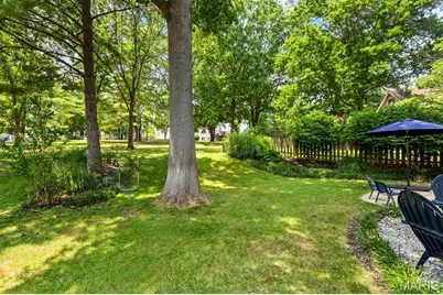 811 Weatherwood, Manchester, MO 63021 - Photo 5