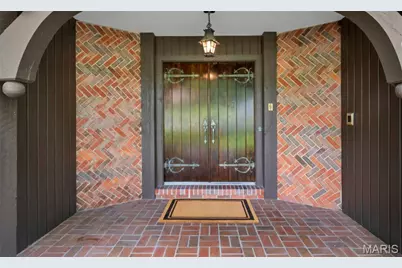 56 Meadowbrook Country Club Estate, Ballwin, MO 63011 - Photo 5