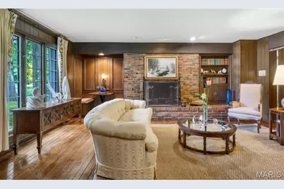 56 Meadowbrook Country Club Estate, Ballwin, MO 63011 - Photo 7