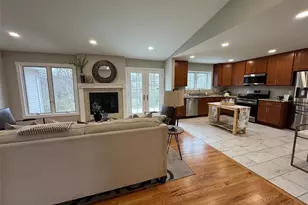 924 Fernview Dr, Creve Coeur, MO 63141 - Photo 11