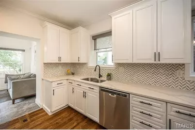 6946 Pershing Avenue, University City, MO 63130 - Photo 13