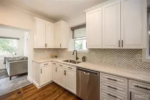 6946 Pershing Ave, University City, MO 63130 - Photo 13