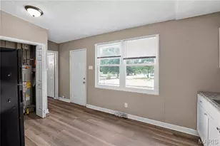 10443 Durness Dr, Saint Louis, MO 63137 - Photo 7