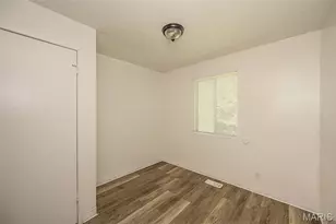143 Roderick Dr, Saint Louis, MO 63137 - Photo 15