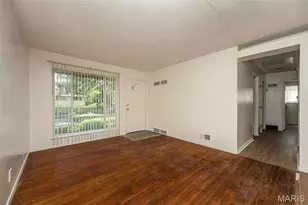 143 Roderick Dr, Saint Louis, MO 63137 - Photo 5