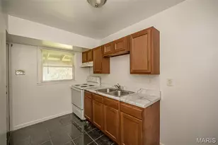 207 Midlothian Rd, Saint Louis, MO 63137 - Photo 15