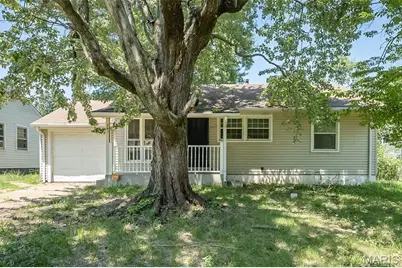 207 Midlothian Road, Saint Louis, MO 63137 - Photo 1