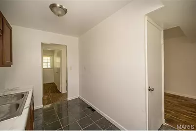 207 Midlothian Road, Saint Louis, MO 63137 - Photo 13
