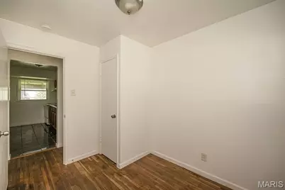 207 Midlothian Road, Saint Louis, MO 63137 - Photo 17