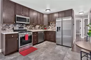 3064 Sedan Dr, Saint Louis, MO 63125 - Photo 3