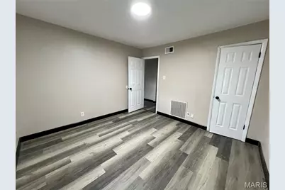 720 Beardsley Court, Saint Louis, MO 63135 - Photo 5