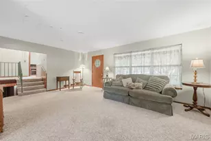 205 Hillcrest Dr, Elsberry, MO 63343 - Photo 9