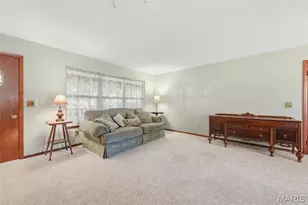 205 Hillcrest Dr, Elsberry, MO 63343 - Photo 7